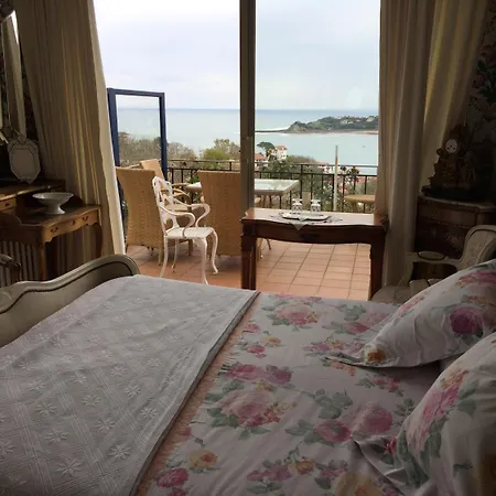 Couette-café Erresinolettean 4*